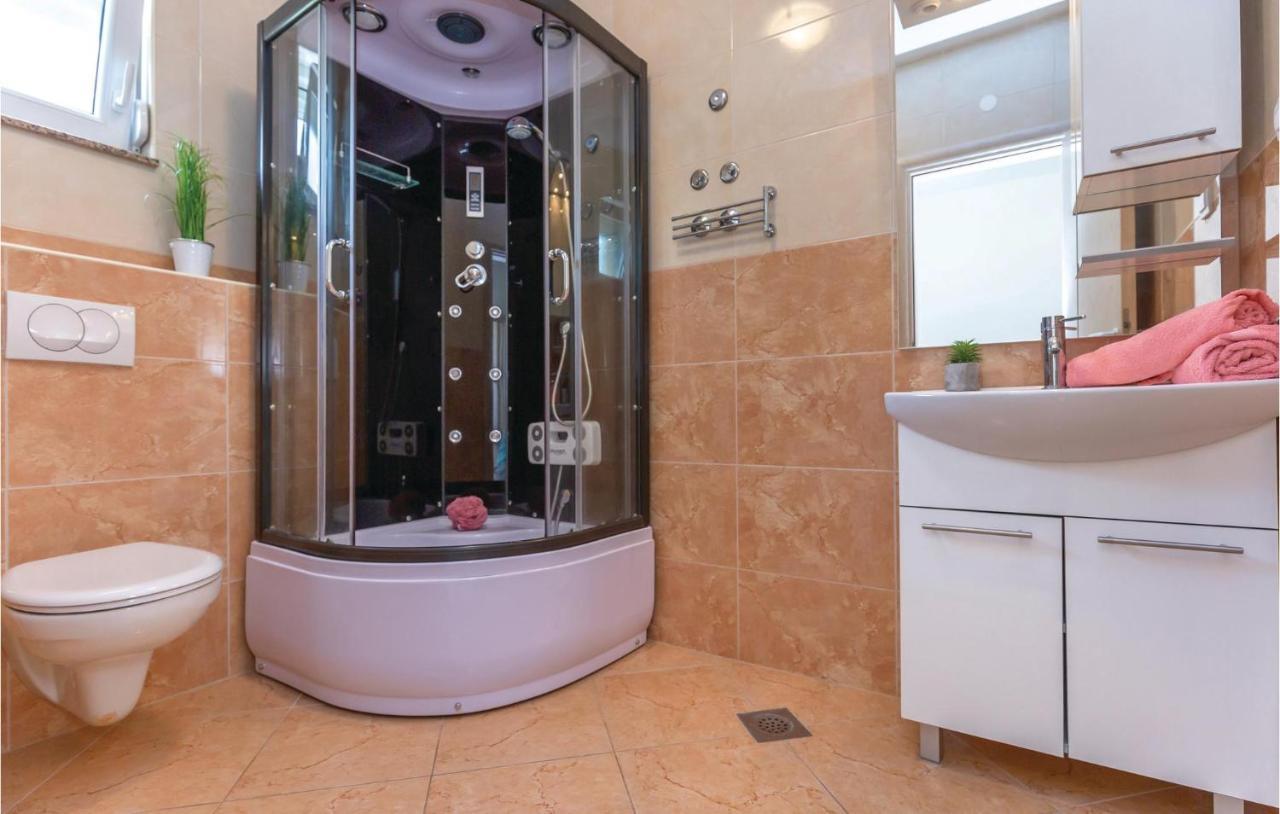 Beautiful Apartment In Krvavica With Kitchen מראה חיצוני תמונה